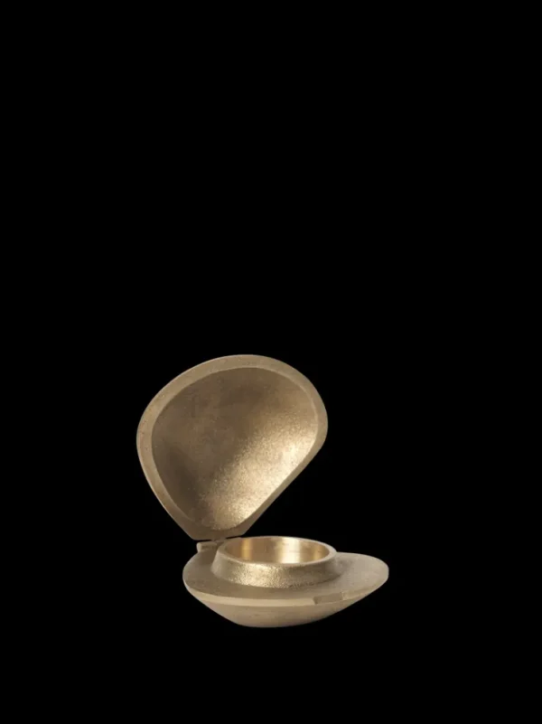 Candleholders<ferm LIVING Clam Candle Holder - Brass