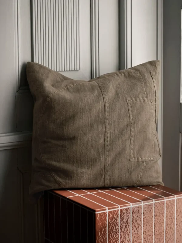 Cushions<ferm LIVING Darn Cushion - Dark Taupe