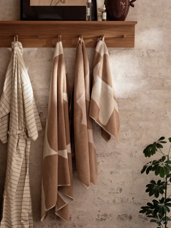 Towels<ferm LIVING Ebb Bath Towel - /Off-White Sand