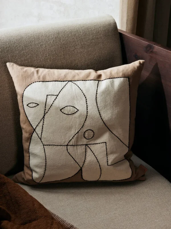 Cushions<ferm LIVING Figure Cushion - /Off-White Dark Taupe