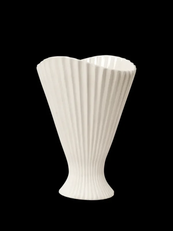 Vases<ferm LIVING Fountain Vase - Large - Off-White