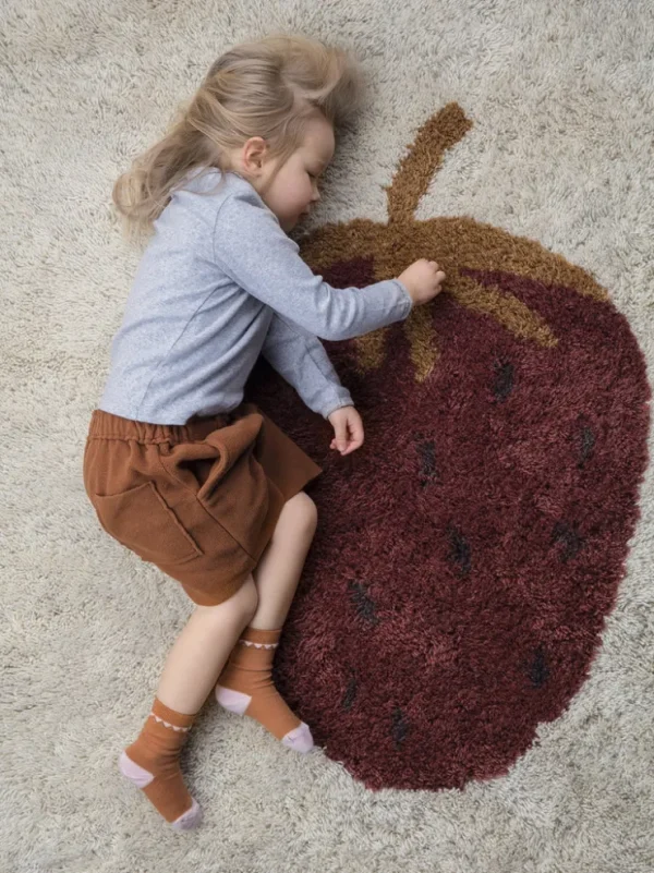 Rugs<ferm LIVING Fruiticana Tufted Strawberry Rug - 120 x 180 cm Red