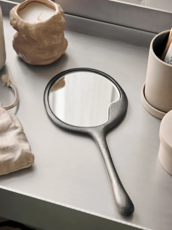 Mirrors<ferm LIVING Lava Hand Mirror - ened Aluminium Black