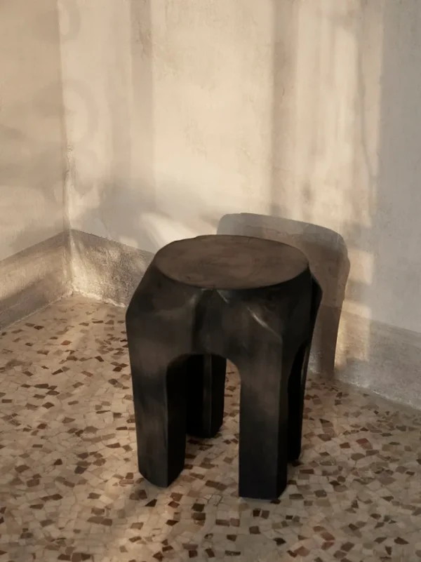 Stools<ferm LIVING Root Stool - Stained Black